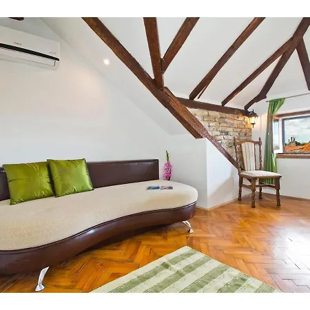 Romantic Loft Split
